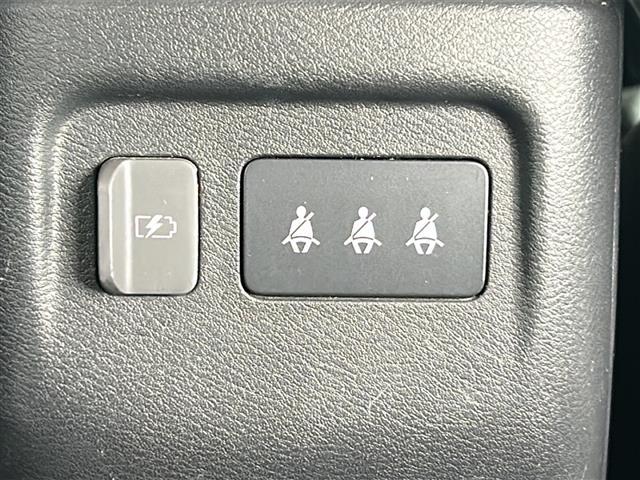 キックス Ｘ　社外ナビ　バックカメラ　ビルトインＥＴＣ　前席シートヒーター　ステアリングヒーター　前方ドライブレコーダー　前後コーナーセンサー　プロパイロット　レーダークルーズコントロール　ＵＳＢ給電ポート　禁煙車（19枚目）