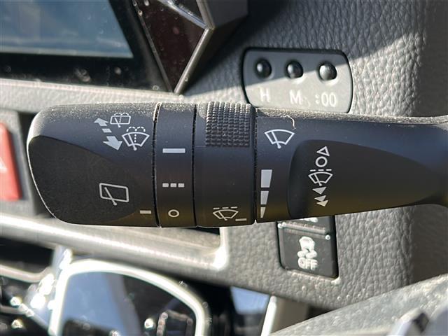 ヴォクシー ＺＳ　煌ＩＩ　社外ナビ　社外１３．３後席モニター　バックカメラ　スペアキー　両側パワースライドドア　ビルトインＥＴＣ　コーナーセンサー　ＵＳＢ給電　クルーズコントロール　ＬＥＤヘッドライト　オートハイビーム　禁煙車（15枚目）