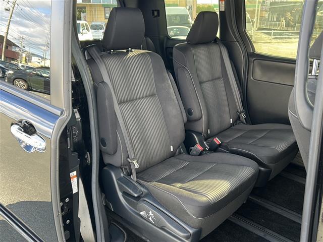 ヴォクシー ＺＳ　煌ＩＩ　社外ナビ　社外１３．３後席モニター　バックカメラ　スペアキー　両側パワースライドドア　ビルトインＥＴＣ　コーナーセンサー　ＵＳＢ給電　クルーズコントロール　ＬＥＤヘッドライト　オートハイビーム　禁煙車（28枚目）