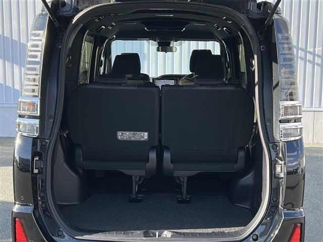 ヴォクシー ＺＳ　煌ＩＩ　社外ナビ　社外１３．３後席モニター　バックカメラ　スペアキー　両側パワースライドドア　ビルトインＥＴＣ　コーナーセンサー　ＵＳＢ給電　クルーズコントロール　ＬＥＤヘッドライト　オートハイビーム　禁煙車（30枚目）