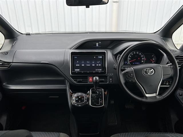 ヴォクシー ＺＳ　煌ＩＩ　純正９型ナビ　純正１２．１型後席モニター　バックカメラ　ビルトインＥＴＣ２．０　両側パワースライドドア　ドライブレコーダー　レーンキープアシスト　衝突軽減　純正フロアマット　オートハイビーム　禁煙車（42枚目）