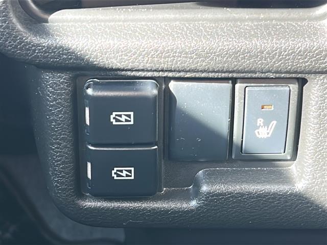 ワゴンRスマイル ハイブリッドS 社外ナビ 両側パワースライドドア シートヒーター レーダークルーズコントロール レーンキープアシスト 横滑り防止 ヘッドアップディスプレイ オートライト 取扱説明書 保証書 電動格納ミラー 禁煙車(5枚目)