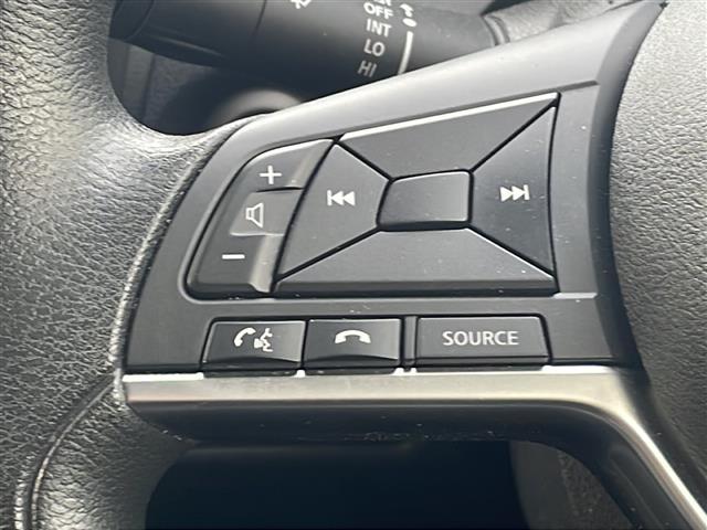 ノート X 純正ナビ 全周囲カメラ ETC 前後コーナーセンサー 前後ドライブレコーダー レーンキープアシスト 衝突軽減ブレーキ 純正フロアマット ステアリングスイッチ オートライト 電動格納ミラー 禁煙車(13枚目)