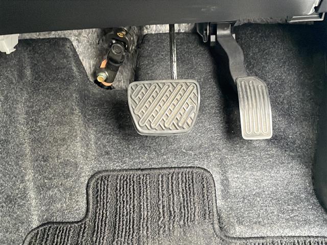 ノート X 純正ナビ 全周囲カメラ ETC 前後コーナーセンサー 前後ドライブレコーダー レーンキープアシスト 衝突軽減ブレーキ 純正フロアマット ステアリングスイッチ オートライト 電動格納ミラー 禁煙車(21枚目)