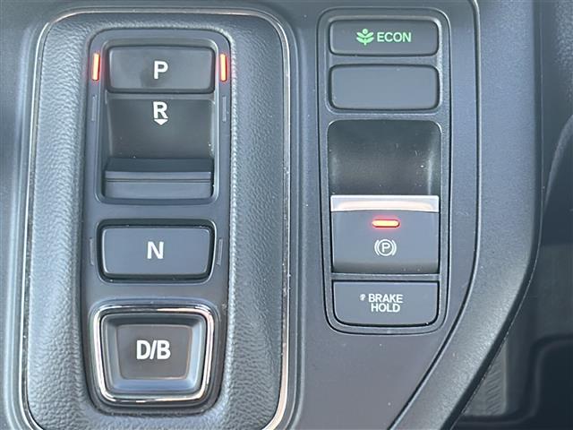 ステップワゴン ｅ：ＨＥＶスパーダ　禁煙　純正１１．４型ナビ　全方位カメラ　ＢＳＭ　前後コーナーセンサー　前後ドラレコ　ビルトインＥＴＣ　スペアキー　両側パワスラ　パワーバックドア　前後シートヒーター　ＵＳＢ給電　ＡＣＣ　ＰＣＳ（11枚目）