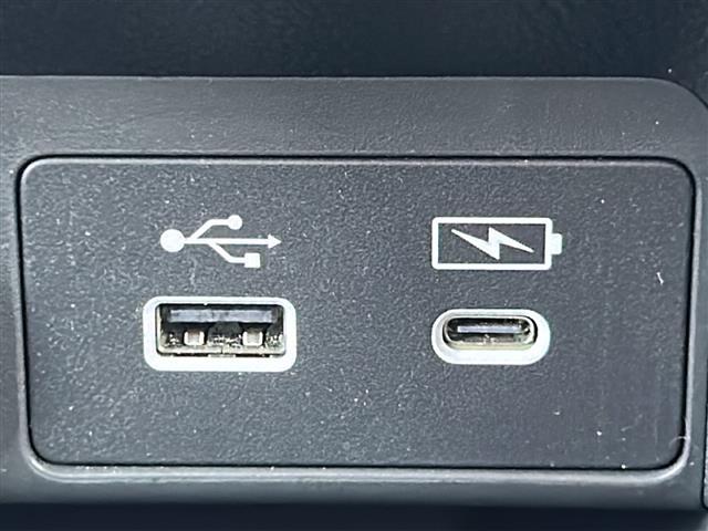 ステップワゴン ｅ：ＨＥＶスパーダ　禁煙　純正１１．４型ナビ　全方位カメラ　ＢＳＭ　前後コーナーセンサー　前後ドラレコ　ビルトインＥＴＣ　スペアキー　両側パワスラ　パワーバックドア　前後シートヒーター　ＵＳＢ給電　ＡＣＣ　ＰＣＳ（14枚目）