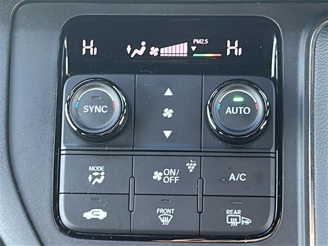 ステップワゴン ｅ：ＨＥＶスパーダ　禁煙　純正１１．４型ナビ　全方位カメラ　ＢＳＭ　前後コーナーセンサー　前後ドラレコ　ビルトインＥＴＣ　スペアキー　両側パワスラ　パワーバックドア　前後シートヒーター　ＵＳＢ給電　ＡＣＣ　ＰＣＳ（15枚目）