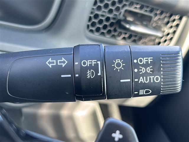 ステップワゴン ｅ：ＨＥＶスパーダ　禁煙　純正１１．４型ナビ　全方位カメラ　ＢＳＭ　前後コーナーセンサー　前後ドラレコ　ビルトインＥＴＣ　スペアキー　両側パワスラ　パワーバックドア　前後シートヒーター　ＵＳＢ給電　ＡＣＣ　ＰＣＳ（22枚目）