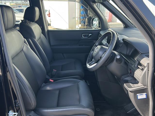 ステップワゴン ｅ：ＨＥＶスパーダ　禁煙　純正１１．４型ナビ　全方位カメラ　ＢＳＭ　前後コーナーセンサー　前後ドラレコ　ビルトインＥＴＣ　スペアキー　両側パワスラ　パワーバックドア　前後シートヒーター　ＵＳＢ給電　ＡＣＣ　ＰＣＳ（25枚目）