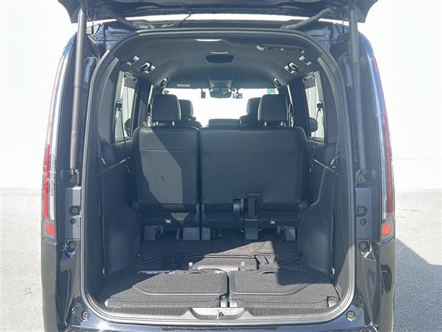 ステップワゴン ｅ：ＨＥＶスパーダ　禁煙　純正１１．４型ナビ　全方位カメラ　ＢＳＭ　前後コーナーセンサー　前後ドラレコ　ビルトインＥＴＣ　スペアキー　両側パワスラ　パワーバックドア　前後シートヒーター　ＵＳＢ給電　ＡＣＣ　ＰＣＳ（28枚目）