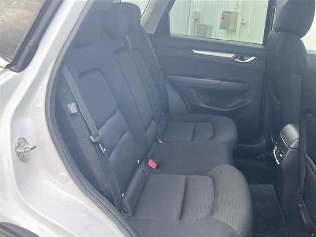 ◆ガリバー伊勢店では全メーカー全車種からミニバン／ＳＵＶ／輸入車など豊富なラインナップのお車をご用意♪実際運転するときの車の大きさ、乗りやすさなどを実際に比べて体感できます！