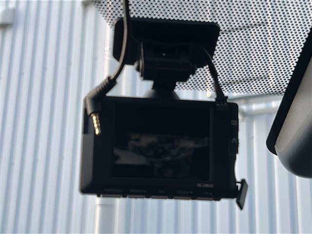 ヤリスクロス ハイブリッドZ 純正ナビ 全周囲 ビルトインETC 前席シートヒーター パワーシート パワーバックドア USB給電 前後コーナーセンサー スペアキー ハーフレザーシート レーダークルーズコントロール LED 禁煙車(8枚目)