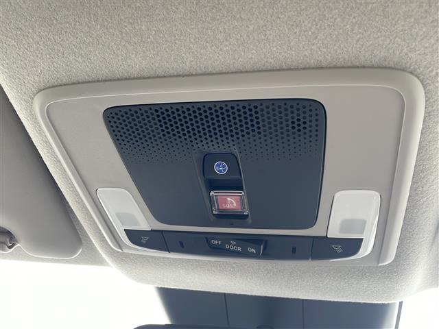 フリード ｅ：ＨＥＶクロスター　純正９インチコネクトナビ　アップルカープレイ　ＢＳＭ　両側パワースライドドア　バックカメラ　前席シートヒーター　追従クルーズコントロール　コーナーセンサー　ＵＳＢ　ＬＥＤ　ハーフレザーシート（14枚目）