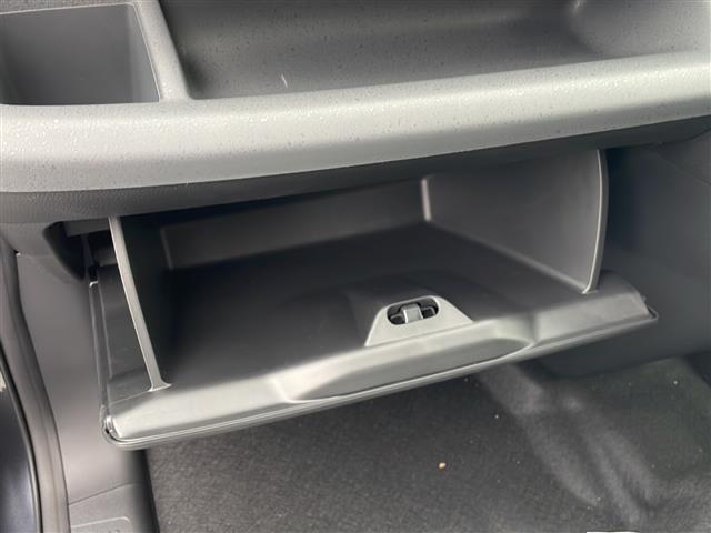 フリード ｅ：ＨＥＶクロスター　純正９インチコネクトナビ　アップルカープレイ　ＢＳＭ　両側パワースライドドア　バックカメラ　前席シートヒーター　追従クルーズコントロール　コーナーセンサー　ＵＳＢ　ＬＥＤ　ハーフレザーシート（16枚目）