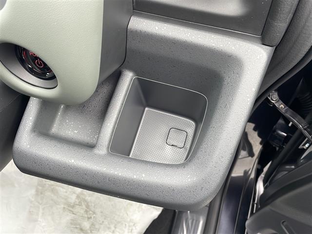 フリード ｅ：ＨＥＶクロスター　純正９インチコネクトナビ　アップルカープレイ　ＢＳＭ　両側パワースライドドア　バックカメラ　前席シートヒーター　追従クルーズコントロール　コーナーセンサー　ＵＳＢ　ＬＥＤ　ハーフレザーシート（19枚目）