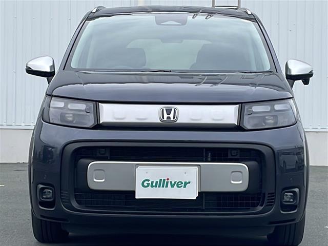 フリード ｅ：ＨＥＶクロスター　純正９インチコネクトナビ　アップルカープレイ　ＢＳＭ　両側パワースライドドア　バックカメラ　前席シートヒーター　追従クルーズコントロール　コーナーセンサー　ＵＳＢ　ＬＥＤ　ハーフレザーシート（32枚目）