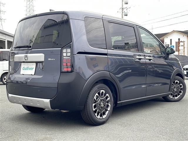 フリード ｅ：ＨＥＶクロスター　純正９インチコネクトナビ　アップルカープレイ　ＢＳＭ　両側パワースライドドア　バックカメラ　前席シートヒーター　追従クルーズコントロール　コーナーセンサー　ＵＳＢ　ＬＥＤ　ハーフレザーシート（35枚目）