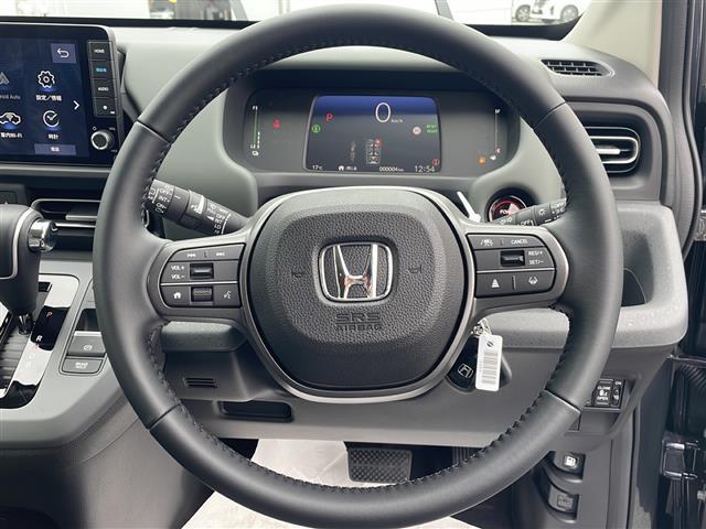 フリード ｅ：ＨＥＶクロスター　純正９インチコネクトナビ　アップルカープレイ　ＢＳＭ　両側パワースライドドア　バックカメラ　前席シートヒーター　追従クルーズコントロール　コーナーセンサー　ＵＳＢ　ＬＥＤ　ハーフレザーシート（42枚目）