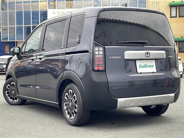 フリード ｅ：ＨＥＶクロスター　純正９インチコネクトナビ　アップルカープレイ　ＢＳＭ　両側パワースライドドア　バックカメラ　前席シートヒーター　追従クルーズコントロール　コーナーセンサー　ＵＳＢ　ＬＥＤ　ハーフレザーシート（43枚目）