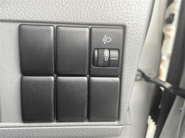 ワゴンＲ ＦＸリミテッドＩＩ　スペアキー　純正フロアマット　ＣＤプレーヤー　本革巻きステアリング　オートエアコン　ダブルエアーバック　　　プッシュスタート　ウィンカーミラー　ドアバイザー　電動格納ミラー　純正アルミホイール（5枚目）