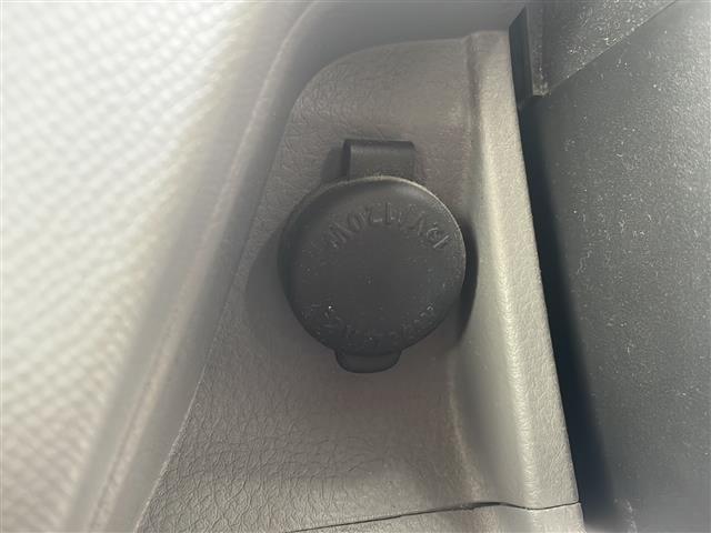 ワゴンＲ ＦＸリミテッドＩＩ　スペアキー　純正フロアマット　ＣＤプレーヤー　本革巻きステアリング　オートエアコン　ダブルエアーバック　　　プッシュスタート　ウィンカーミラー　ドアバイザー　電動格納ミラー　純正アルミホイール（8枚目）