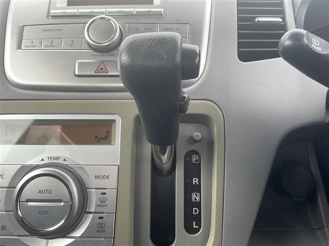 ワゴンＲ ＦＸリミテッドＩＩ　スペアキー　純正フロアマット　ＣＤプレーヤー　本革巻きステアリング　オートエアコン　ダブルエアーバック　　　プッシュスタート　ウィンカーミラー　ドアバイザー　電動格納ミラー　純正アルミホイール（10枚目）