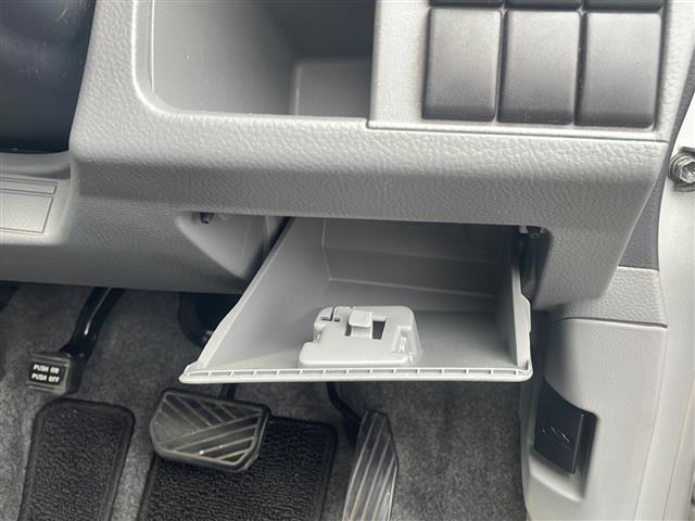 ワゴンＲ ＦＸリミテッドＩＩ　スペアキー　純正フロアマット　ＣＤプレーヤー　本革巻きステアリング　オートエアコン　ダブルエアーバック　　　プッシュスタート　ウィンカーミラー　ドアバイザー　電動格納ミラー　純正アルミホイール（17枚目）