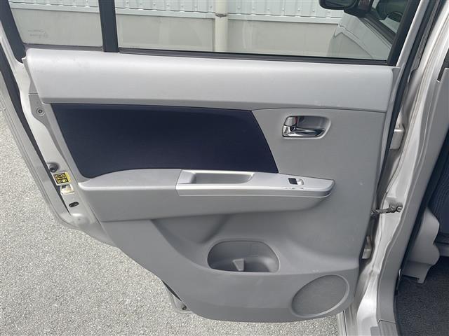 ワゴンＲ ＦＸリミテッドＩＩ　スペアキー　純正フロアマット　ＣＤプレーヤー　本革巻きステアリング　オートエアコン　ダブルエアーバック　　　プッシュスタート　ウィンカーミラー　ドアバイザー　電動格納ミラー　純正アルミホイール（23枚目）