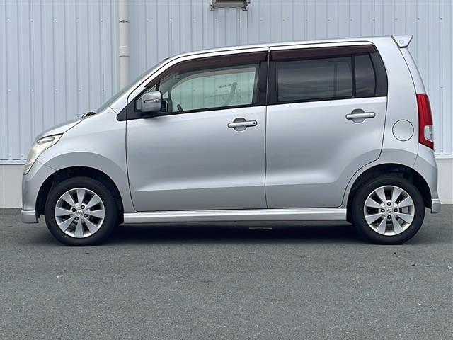 ワゴンＲ ＦＸリミテッドＩＩ　スペアキー　純正フロアマット　ＣＤプレーヤー　本革巻きステアリング　オートエアコン　ダブルエアーバック　　　プッシュスタート　ウィンカーミラー　ドアバイザー　電動格納ミラー　純正アルミホイール（32枚目）