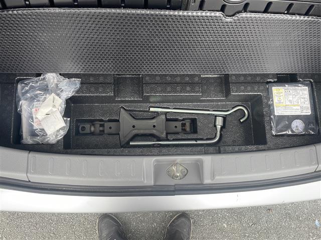 ワゴンＲ ＦＸリミテッドＩＩ　スペアキー　純正フロアマット　ＣＤプレーヤー　本革巻きステアリング　オートエアコン　ダブルエアーバック　　　プッシュスタート　ウィンカーミラー　ドアバイザー　電動格納ミラー　純正アルミホイール（37枚目）