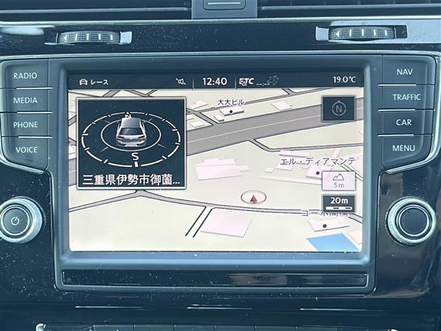 ゴルフＲ ベースグレード　純正ナビ　バックカメラ　本革シート　ＥＴＣ　スペアキー　前後ドラレコ　前後クリアランスソナー　シートヒーター　パワーシート　ＡＣＣ　オートライト　電動格納ミラー　革巻きステアリング　禁煙車（3枚目）