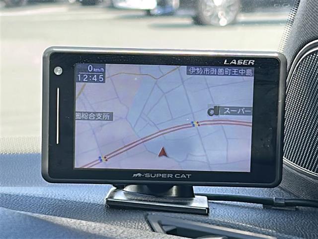 ゴルフＲ ベースグレード　純正ナビ　バックカメラ　本革シート　ＥＴＣ　スペアキー　前後ドラレコ　前後クリアランスソナー　シートヒーター　パワーシート　ＡＣＣ　オートライト　電動格納ミラー　革巻きステアリング　禁煙車（7枚目）