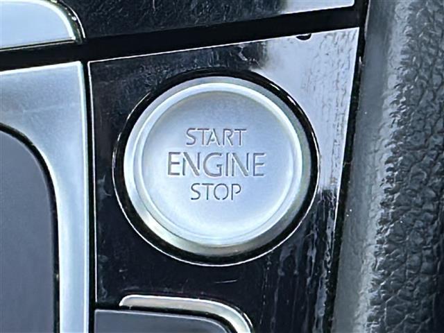 ゴルフＲ ベースグレード　純正ナビ　バックカメラ　本革シート　ＥＴＣ　スペアキー　前後ドラレコ　前後クリアランスソナー　シートヒーター　パワーシート　ＡＣＣ　オートライト　電動格納ミラー　革巻きステアリング　禁煙車（8枚目）