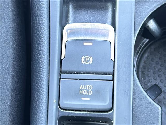 ゴルフＲ ベースグレード　純正ナビ　バックカメラ　本革シート　ＥＴＣ　スペアキー　前後ドラレコ　前後クリアランスソナー　シートヒーター　パワーシート　ＡＣＣ　オートライト　電動格納ミラー　革巻きステアリング　禁煙車（10枚目）