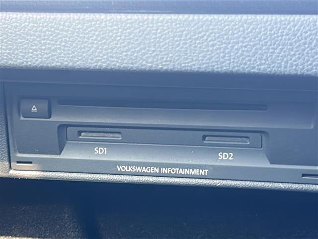 ゴルフＲ ベースグレード　純正ナビ　バックカメラ　本革シート　ＥＴＣ　スペアキー　前後ドラレコ　前後クリアランスソナー　シートヒーター　パワーシート　ＡＣＣ　オートライト　電動格納ミラー　革巻きステアリング　禁煙車（14枚目）