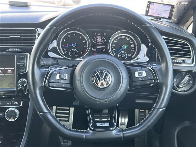 ゴルフＲ ベースグレード　純正ナビ　バックカメラ　本革シート　ＥＴＣ　スペアキー　前後ドラレコ　前後クリアランスソナー　シートヒーター　パワーシート　ＡＣＣ　オートライト　電動格納ミラー　革巻きステアリング　禁煙車（16枚目）