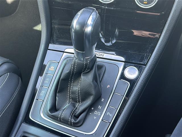 ゴルフＲ ベースグレード　純正ナビ　バックカメラ　本革シート　ＥＴＣ　スペアキー　前後ドラレコ　前後クリアランスソナー　シートヒーター　パワーシート　ＡＣＣ　オートライト　電動格納ミラー　革巻きステアリング　禁煙車（18枚目）