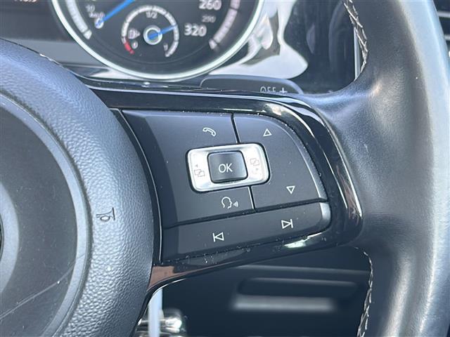 ゴルフＲ ベースグレード　純正ナビ　バックカメラ　本革シート　ＥＴＣ　スペアキー　前後ドラレコ　前後クリアランスソナー　シートヒーター　パワーシート　ＡＣＣ　オートライト　電動格納ミラー　革巻きステアリング　禁煙車（20枚目）