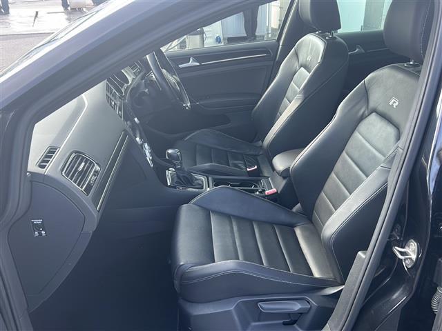 ゴルフＲ ベースグレード　純正ナビ　バックカメラ　本革シート　ＥＴＣ　スペアキー　前後ドラレコ　前後クリアランスソナー　シートヒーター　パワーシート　ＡＣＣ　オートライト　電動格納ミラー　革巻きステアリング　禁煙車（24枚目）