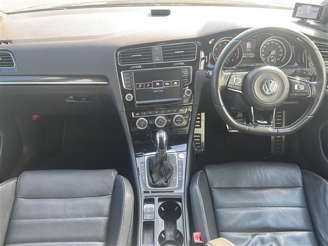 ゴルフＲ ベースグレード　純正ナビ　バックカメラ　本革シート　ＥＴＣ　スペアキー　前後ドラレコ　前後クリアランスソナー　シートヒーター　パワーシート　ＡＣＣ　オートライト　電動格納ミラー　革巻きステアリング　禁煙車（42枚目）