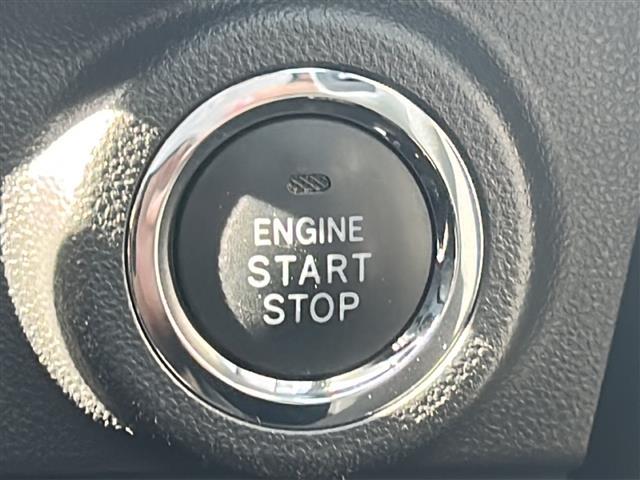 【ガラスコート艶プラス】吸い込まれるほどの深い艶が約２年間持続！ガラス系のコーティングでありながら、強力な撥水性能を併せ持ちます。しかも普段のお手入れは水洗いだけ！