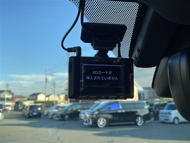 ＲＸ ＲＸ３００　Ｆスポーツ　純正１２．３型ナビ　全周囲カメラ　パノラマサンルーフ　ＢＳＭ　ＨＵＤ　本革シート　ＥＴＣ２．０　ドラレコ　パワーバックドア　ステアヒーター　シートヒーター　エアシート　パワーシート　ＵＳＢ給電　禁煙車（5枚目）