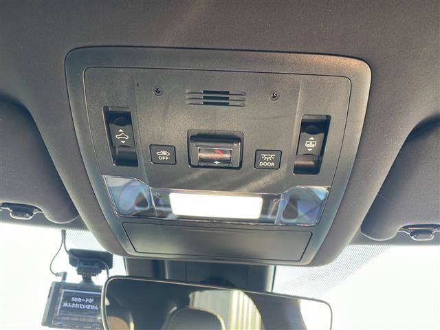 ＲＸ ＲＸ３００　Ｆスポーツ　純正１２．３型ナビ　全周囲カメラ　パノラマサンルーフ　ＢＳＭ　ＨＵＤ　本革シート　ＥＴＣ２．０　ドラレコ　パワーバックドア　ステアヒーター　シートヒーター　エアシート　パワーシート　ＵＳＢ給電　禁煙車（10枚目）