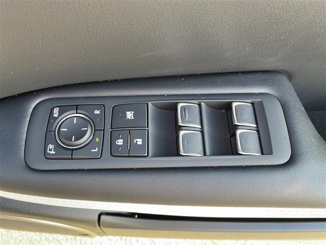 ＲＸ ＲＸ３００　Ｆスポーツ　純正１２．３型ナビ　全周囲カメラ　パノラマサンルーフ　ＢＳＭ　ＨＵＤ　本革シート　ＥＴＣ２．０　ドラレコ　パワーバックドア　ステアヒーター　シートヒーター　エアシート　パワーシート　ＵＳＢ給電　禁煙車（12枚目）