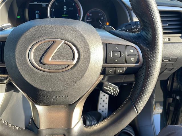 ＲＸ ＲＸ３００　Ｆスポーツ　純正１２．３型ナビ　全周囲カメラ　パノラマサンルーフ　ＢＳＭ　ＨＵＤ　本革シート　ＥＴＣ２．０　ドラレコ　パワーバックドア　ステアヒーター　シートヒーター　エアシート　パワーシート　ＵＳＢ給電　禁煙車（16枚目）