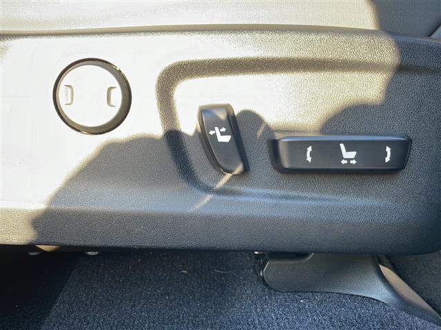 ＲＸ ＲＸ３００　Ｆスポーツ　純正１２．３型ナビ　全周囲カメラ　パノラマサンルーフ　ＢＳＭ　ＨＵＤ　本革シート　ＥＴＣ２．０　ドラレコ　パワーバックドア　ステアヒーター　シートヒーター　エアシート　パワーシート　ＵＳＢ給電　禁煙車（23枚目）