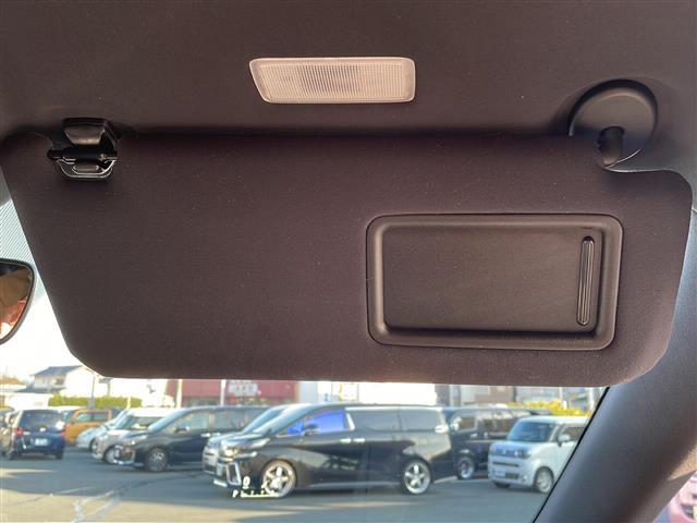 ＲＸ ＲＸ３００　Ｆスポーツ　純正１２．３型ナビ　全周囲カメラ　パノラマサンルーフ　ＢＳＭ　ＨＵＤ　本革シート　ＥＴＣ２．０　ドラレコ　パワーバックドア　ステアヒーター　シートヒーター　エアシート　パワーシート　ＵＳＢ給電　禁煙車（24枚目）