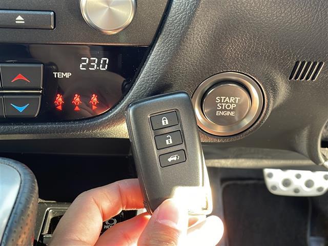 ＲＸ ＲＸ３００　Ｆスポーツ　純正１２．３型ナビ　全周囲カメラ　パノラマサンルーフ　ＢＳＭ　ＨＵＤ　本革シート　ＥＴＣ２．０　ドラレコ　パワーバックドア　ステアヒーター　シートヒーター　エアシート　パワーシート　ＵＳＢ給電　禁煙車（28枚目）