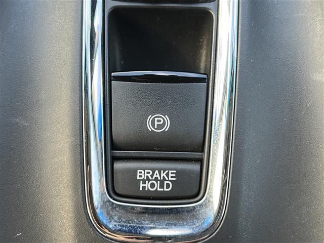 ヴェゼル Ｘ・ホンダセンシング　社外ナビ　バックカメラ　ビルトインＥＴＣ　前後クリアランスソナー　スペアキー　ドラレコ　ＵＳＢ給電　追従クルーズコントロール　レーンキープアシスト　ＬＥＤオートライト　電動格納ミラー　純正ＡＷ　禁煙車（12枚目）