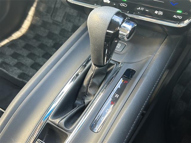 ヴェゼル Ｘ・ホンダセンシング　社外ナビ　バックカメラ　ビルトインＥＴＣ　前後クリアランスソナー　スペアキー　ドラレコ　ＵＳＢ給電　追従クルーズコントロール　レーンキープアシスト　ＬＥＤオートライト　電動格納ミラー　純正ＡＷ　禁煙車（18枚目）